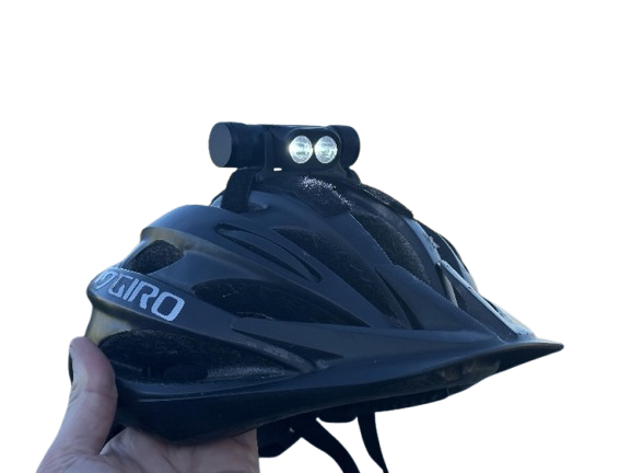 Luz de casco de 1100 lúmenes